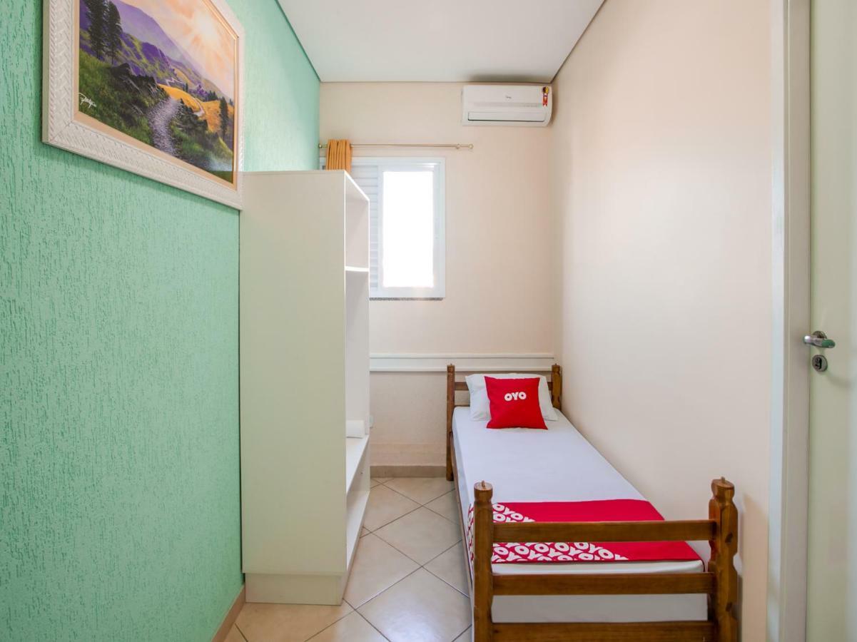 Oyo Hotel Dayse Сантана-ди-Парнаиба Экстерьер фото