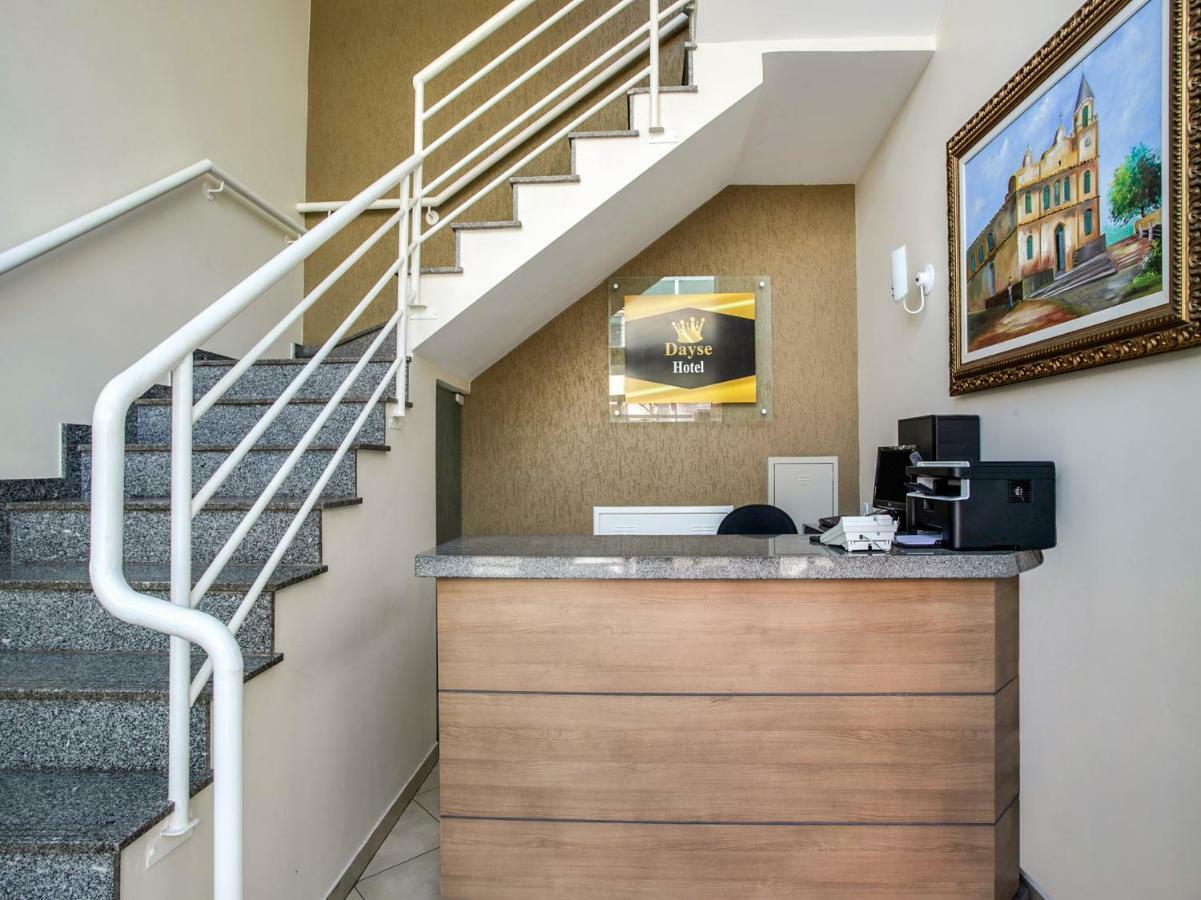 Oyo Hotel Dayse Сантана-ди-Парнаиба Экстерьер фото